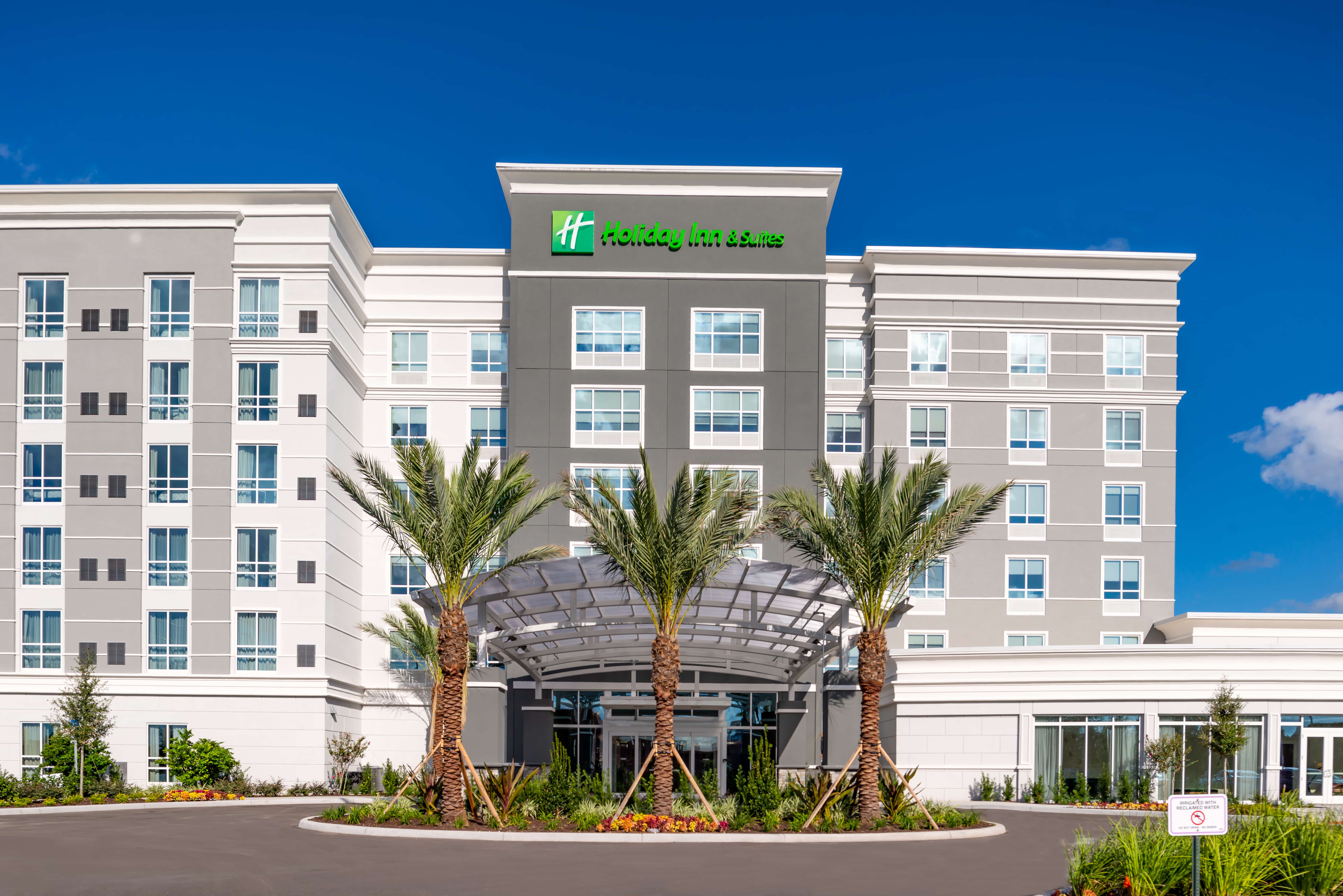 Holiday Inn & Suites Orlando – International Drive South