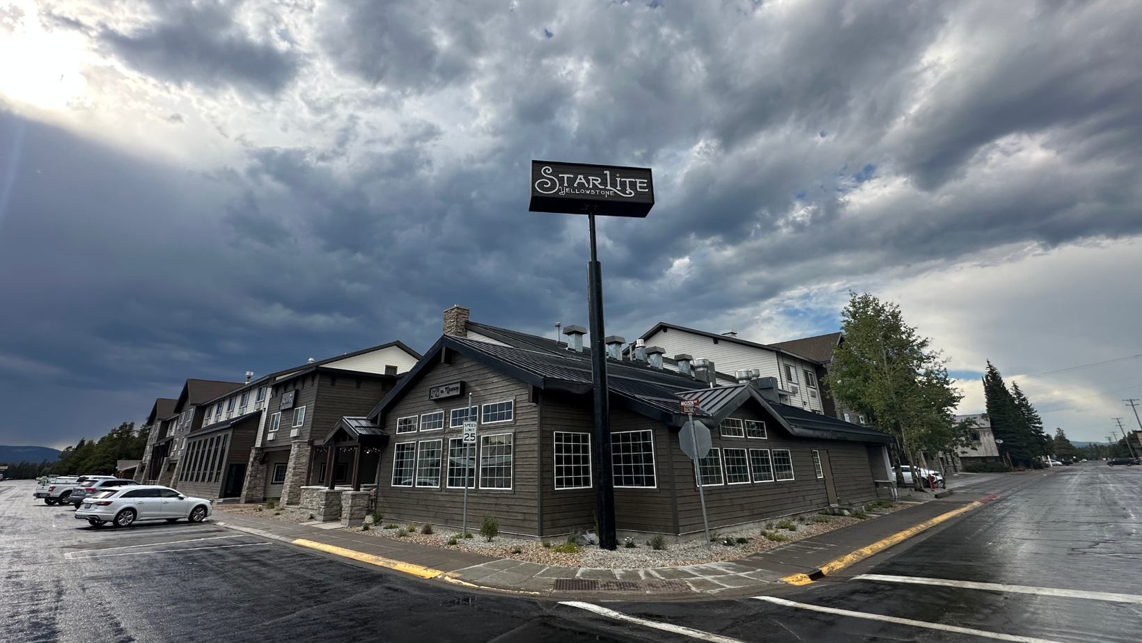 Starlite Yellowstone, a Tapestry Collection Hotel